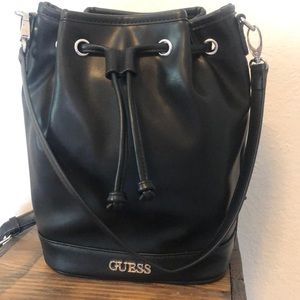 GUESS BUCKET BACKPACK